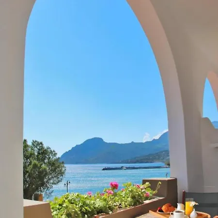 Alianthos Hotel