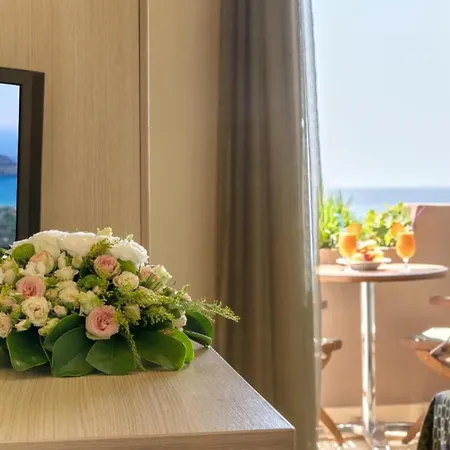 Alianthos Hotel 3*